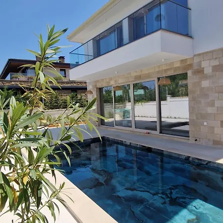 Villa Dimargo *