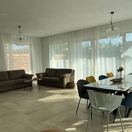 Dimargo Villa Lozenets